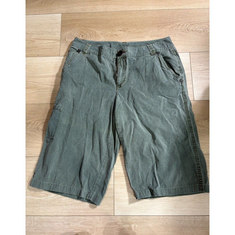 Khakis Woman Size 16W Sage Green Mid-Rise Cargo Shorts Utility Pockets